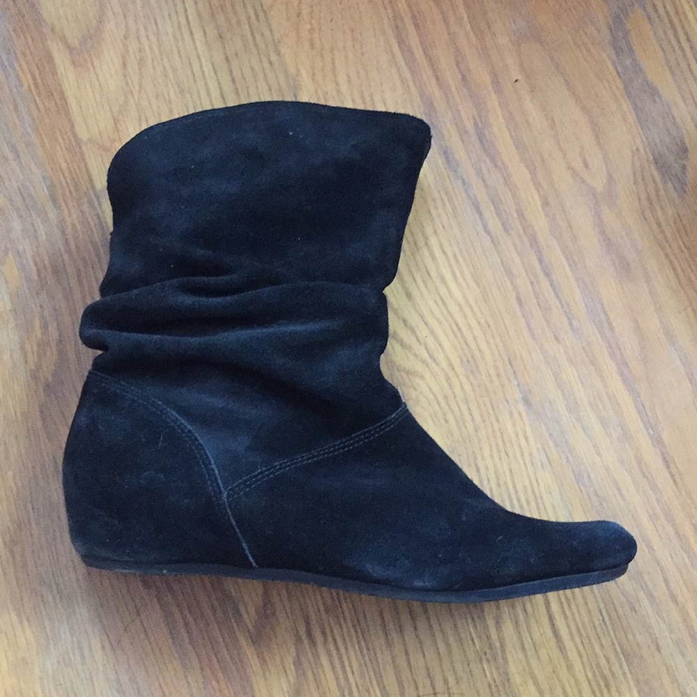 Black suede Gianni Bini boots size 8, barely worn!